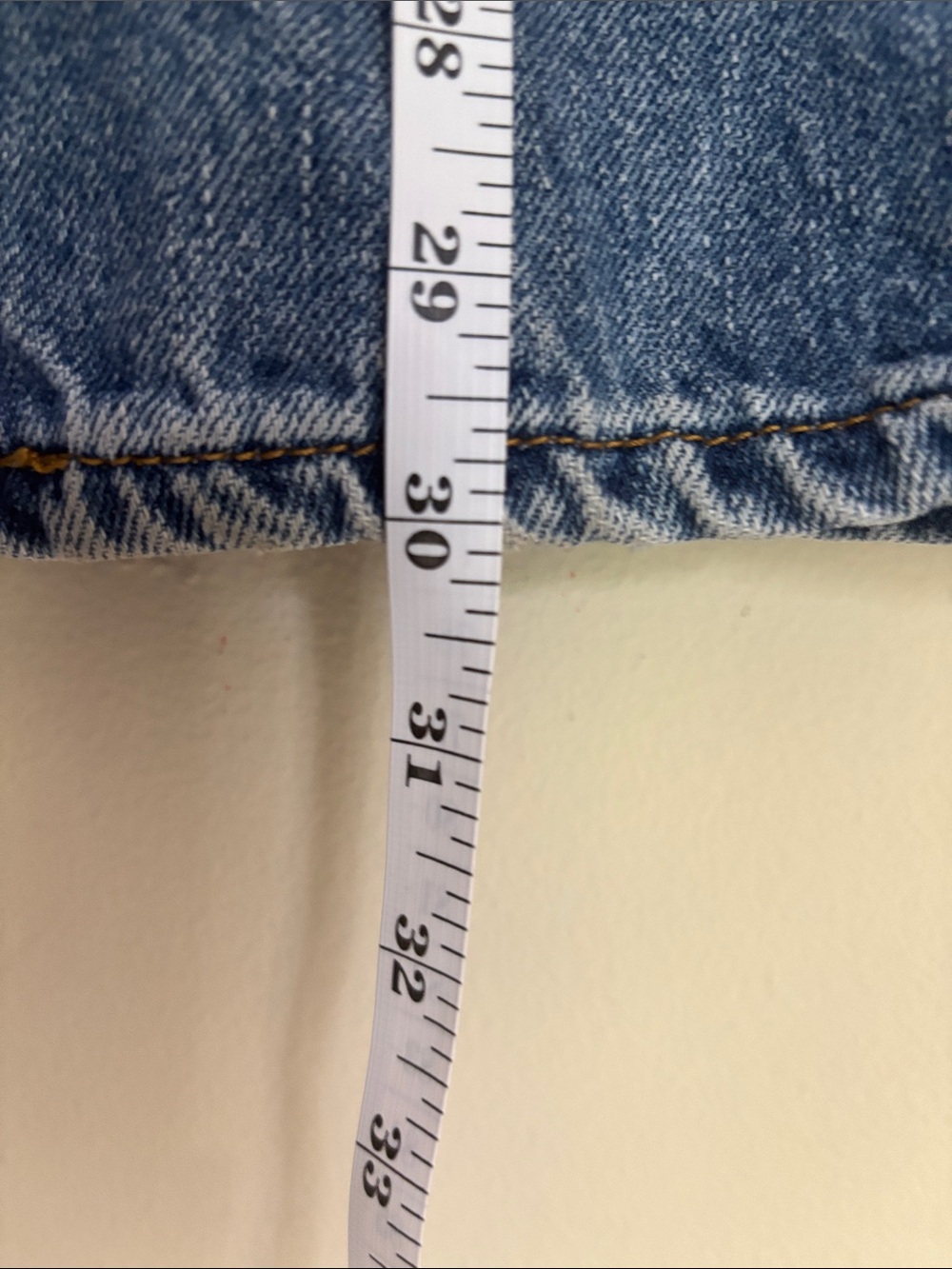Levi's Classic Relaxed 550 Jeans - Picture 4 of 6